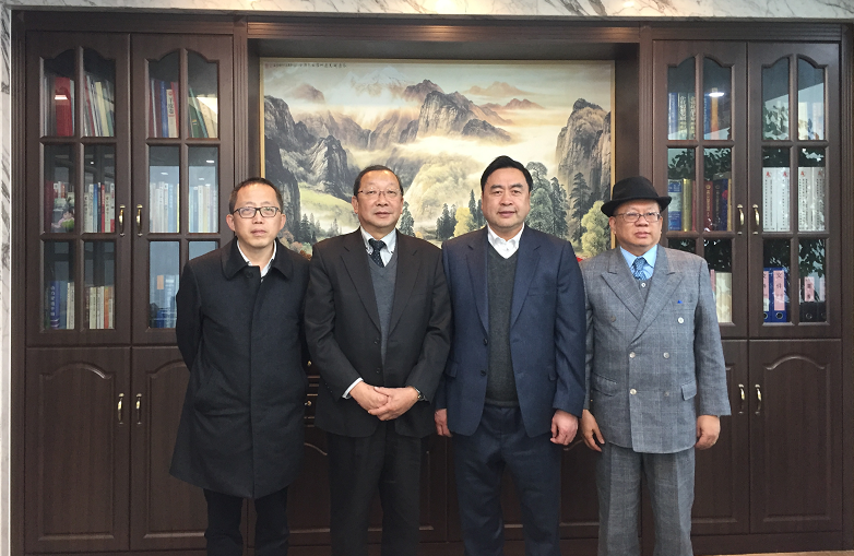 趙振元和陳宗欣教授、蛯子晴夫總經(jīng)理、愛德中創(chuàng)公司鄒克總經(jīng)理親切合影.png