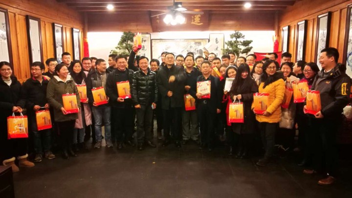 2-收到趙振元同志的慰問，欣喜寫在現(xiàn)場每一位工作人員的臉上.jpg
