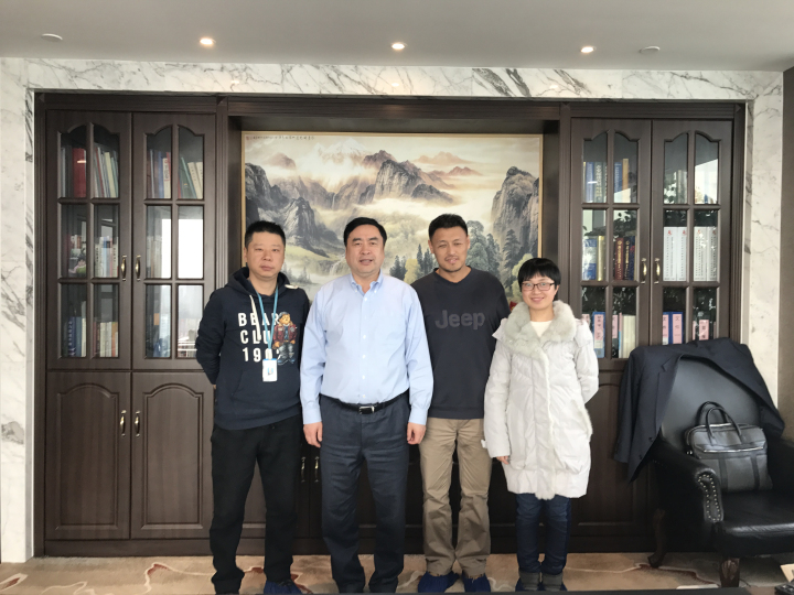 6-趙振元同志和新疆分院張松濤、總包公司房弢、潘柯樾親切合影.jpg