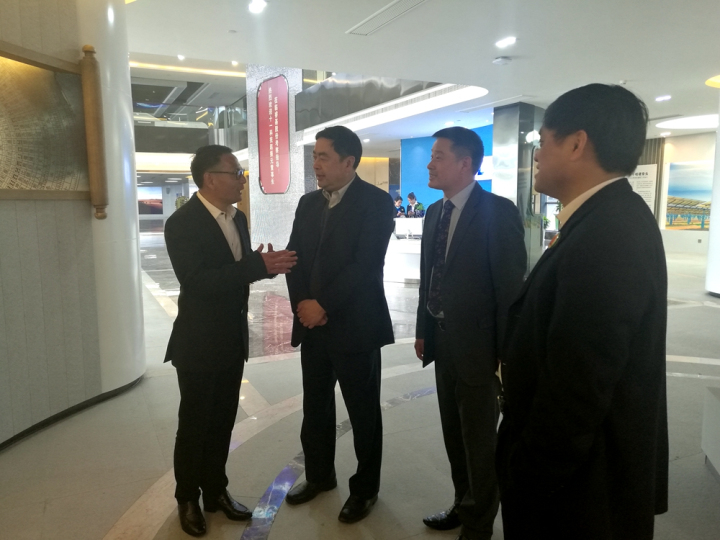 3-睿基董事局主席顧全軍向趙振元董事長等介紹?；鶜v史.jpg
