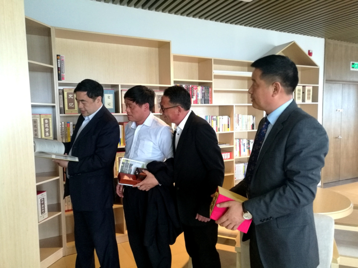 6-趙振元董事長參觀?；鶈T工文化中心.jpg