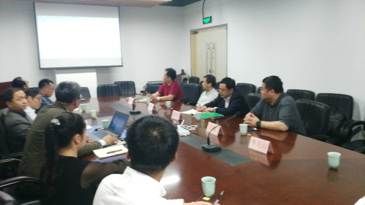 2-李天山向趙振元，白焰匯報北京分院發(fā)展思路.jpg