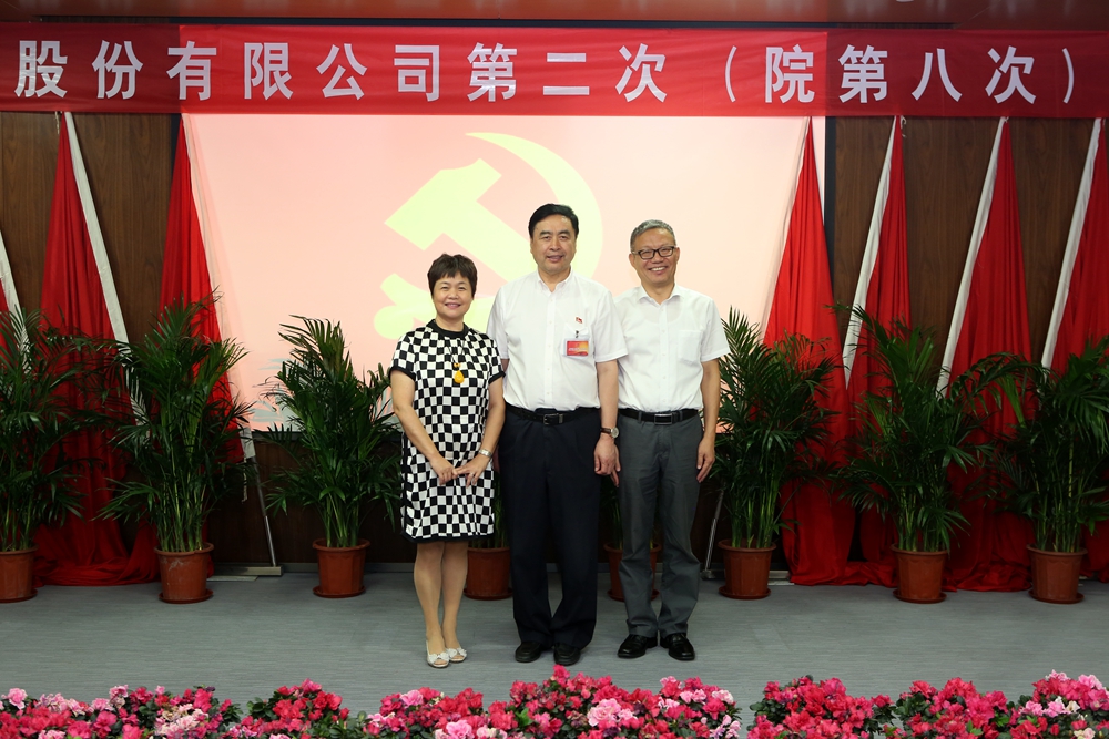 合影-趙振元書記與太極實(shí)業(yè)黨委書記褚兵、黨委副書記兼工會主席陳月芳合影.jpg